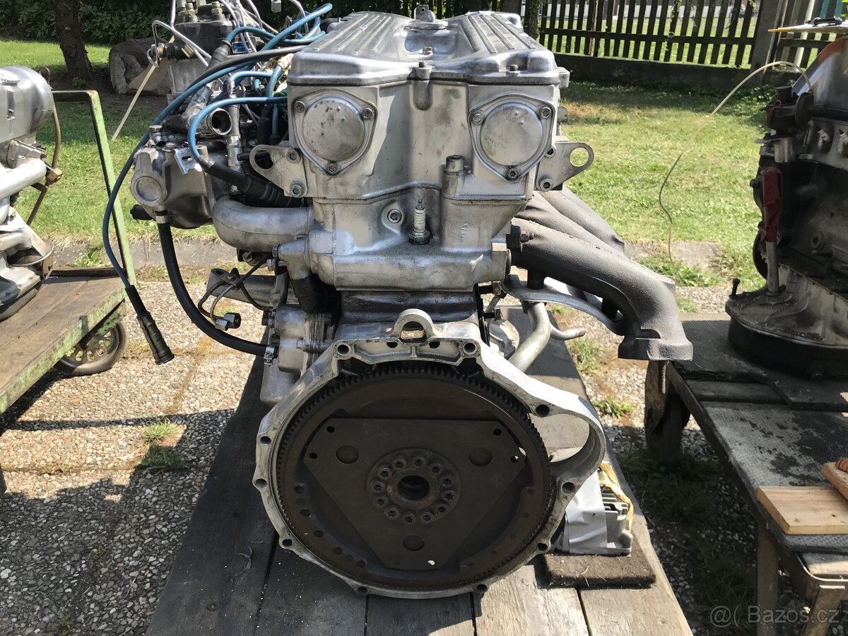 Motor Mercedes-Benz M 110.984 (985) – 2.8 R6