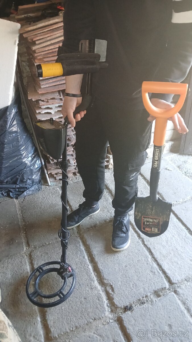 Detektor kovu Insportline + dohledávačka Profind