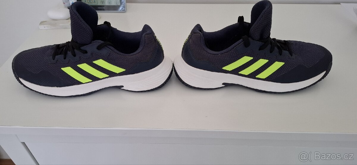 Tenisové boty Adidas vel 42,5