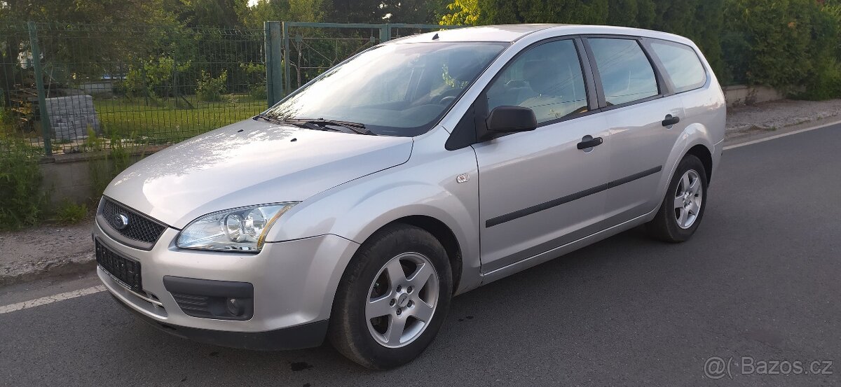 FORD FUCUS 1,6i74kw,rv5/2005,2MAJITEL, NAJETO88841km
