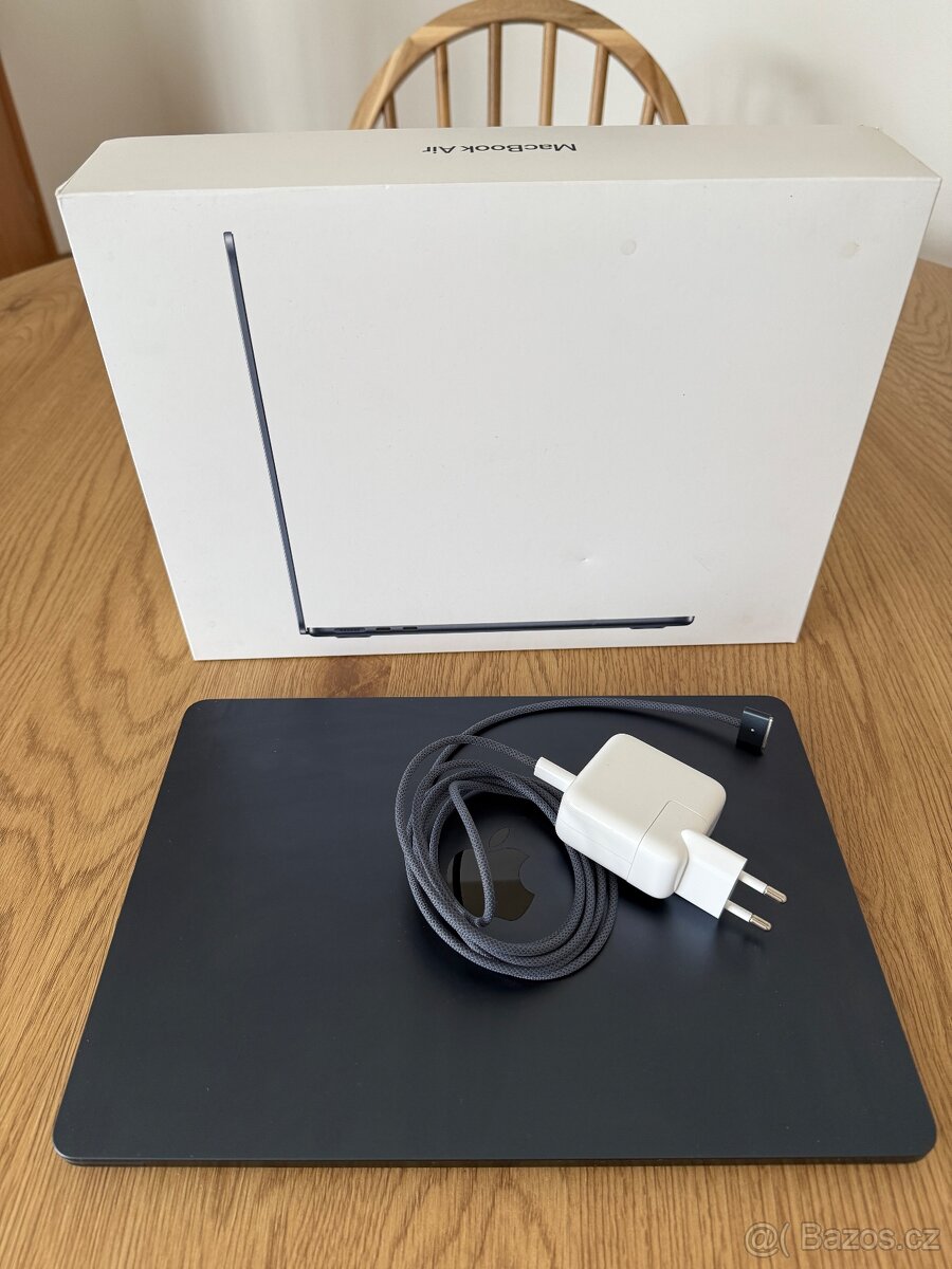 Apple MacBook Air 13 8GB/256GB (2024, M3)