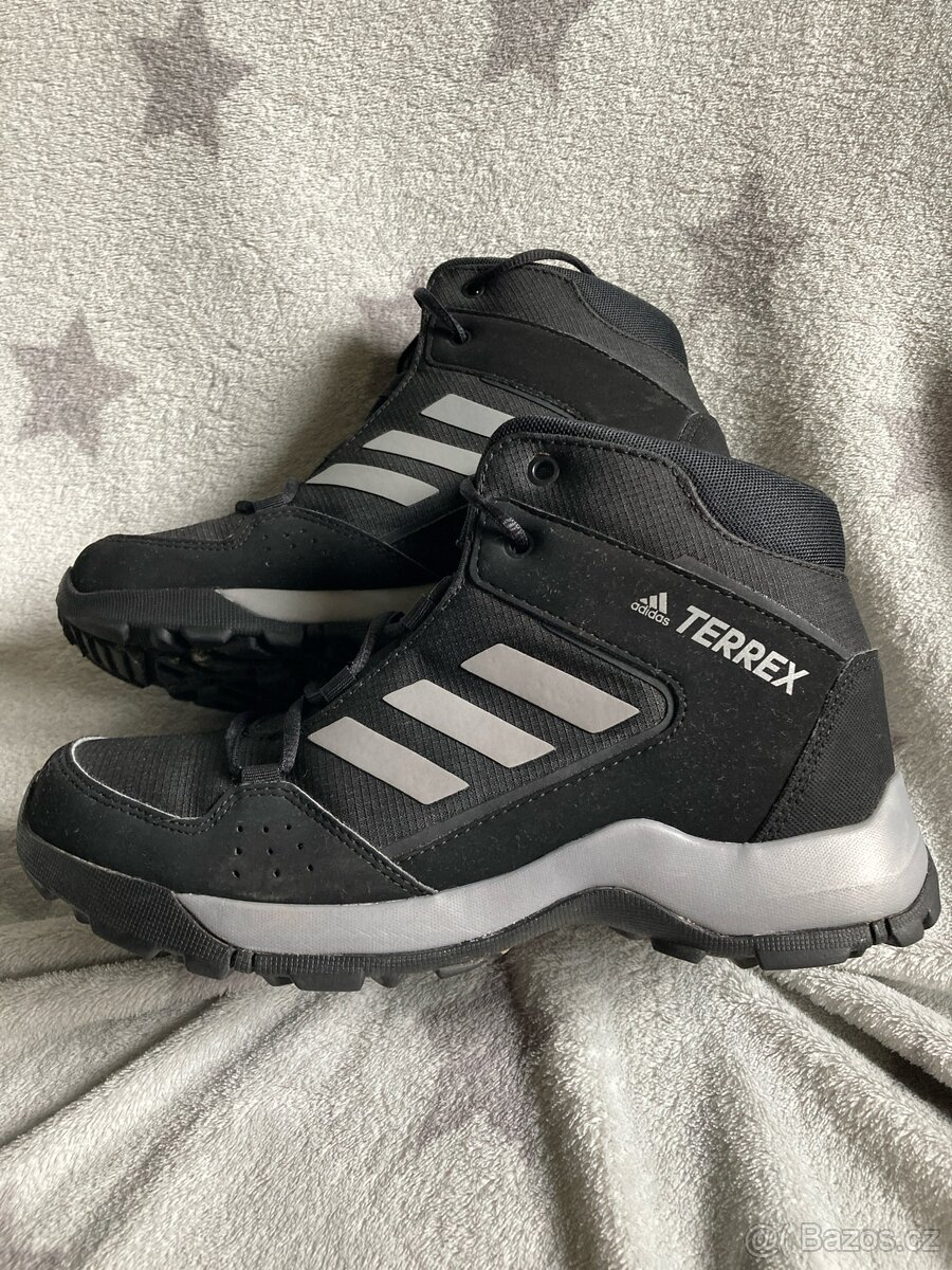 Černé kotníkové trekové boty Adidas Terrex