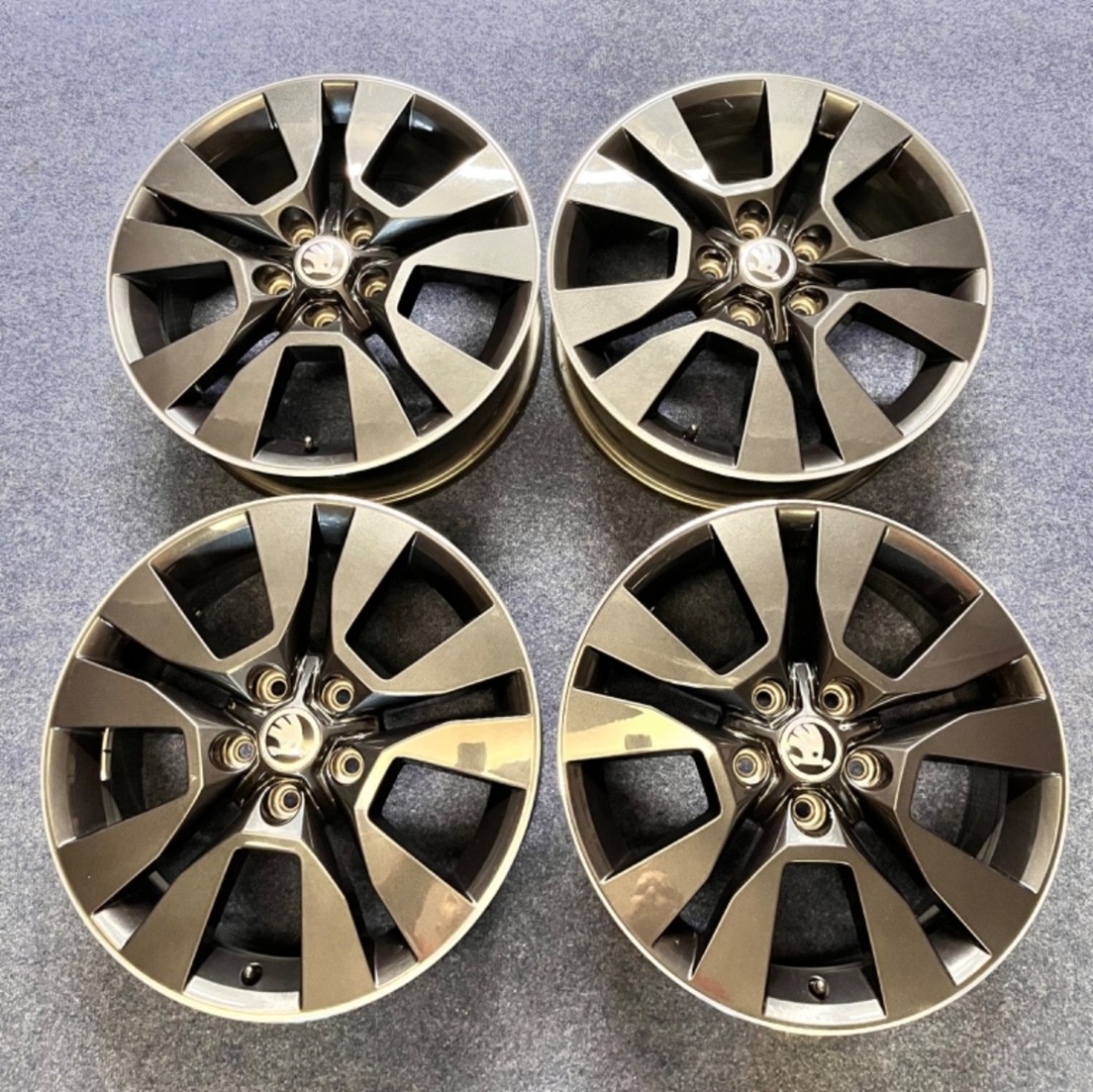 5x112 R17 Škoda Yeti originál alu disky - TOP
