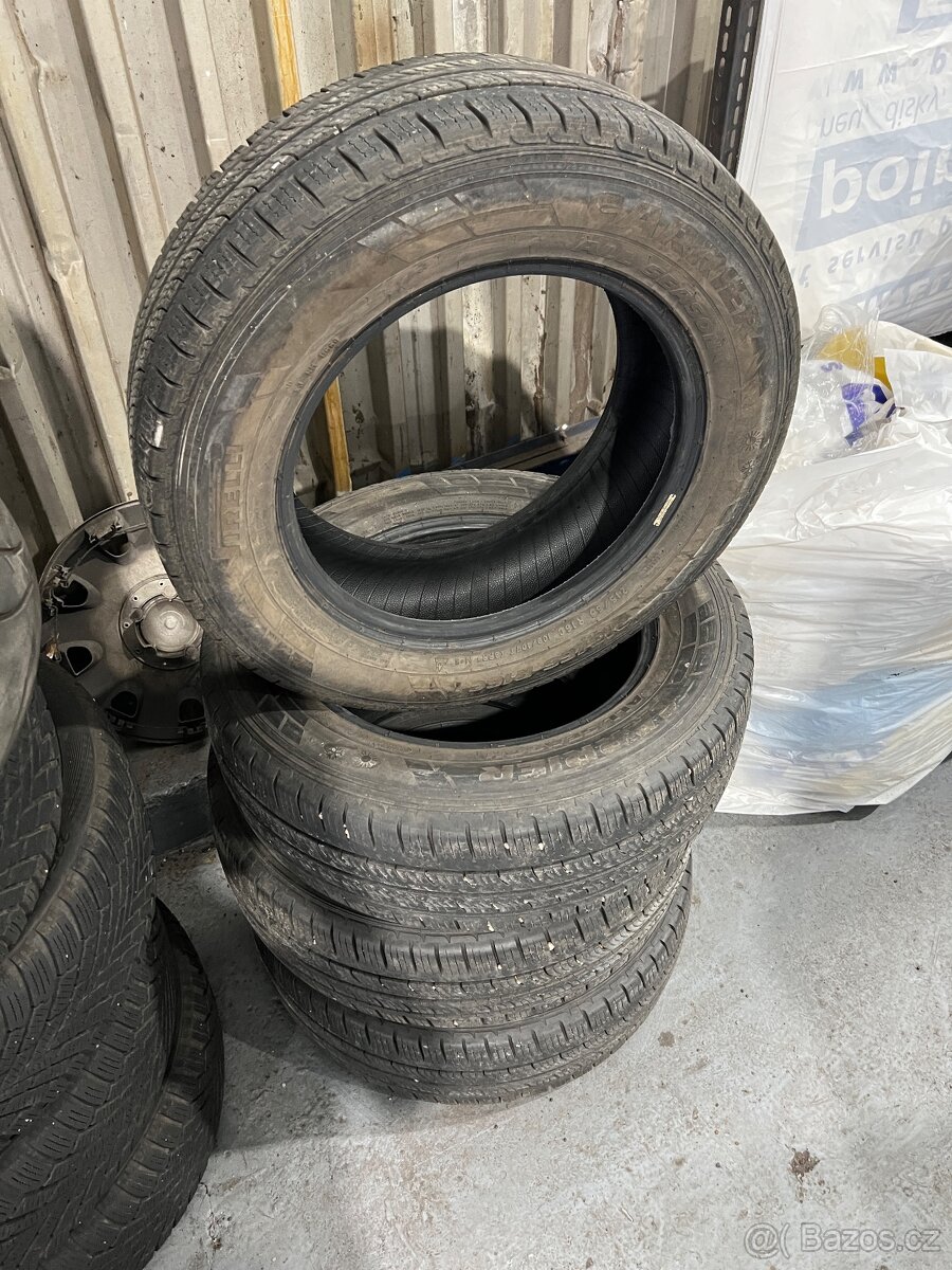 PIRELLI CARRIER 215/65 R16C ALL SEASON