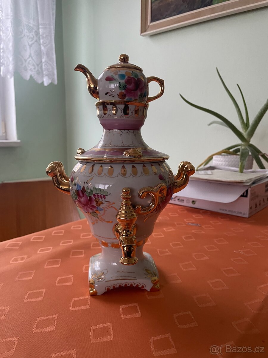 Ruský porcelánový samovar