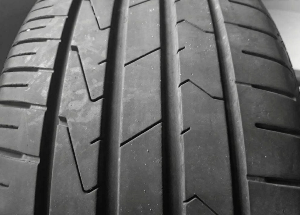 2ks letních pneu 215/45 R17 Hankook
