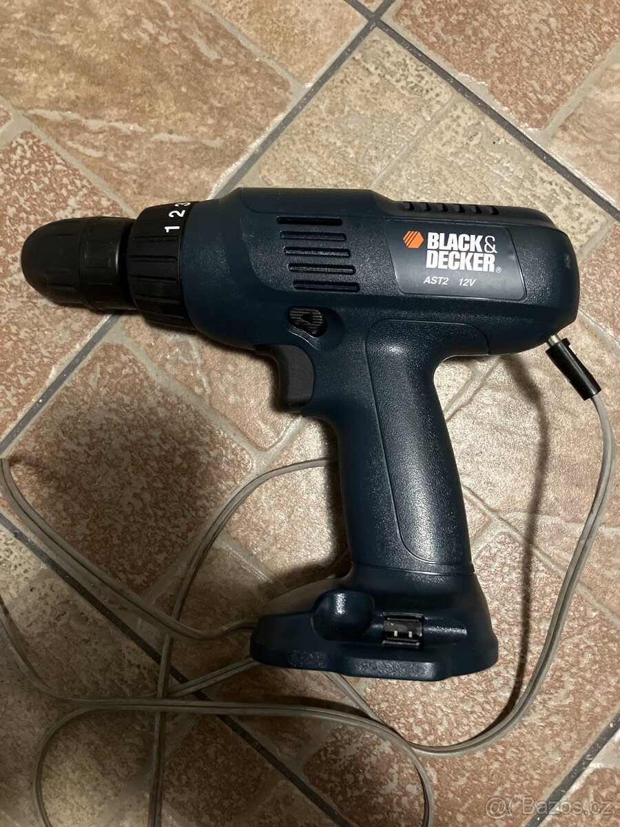 Accu sroubovak 12 V Black an Decker