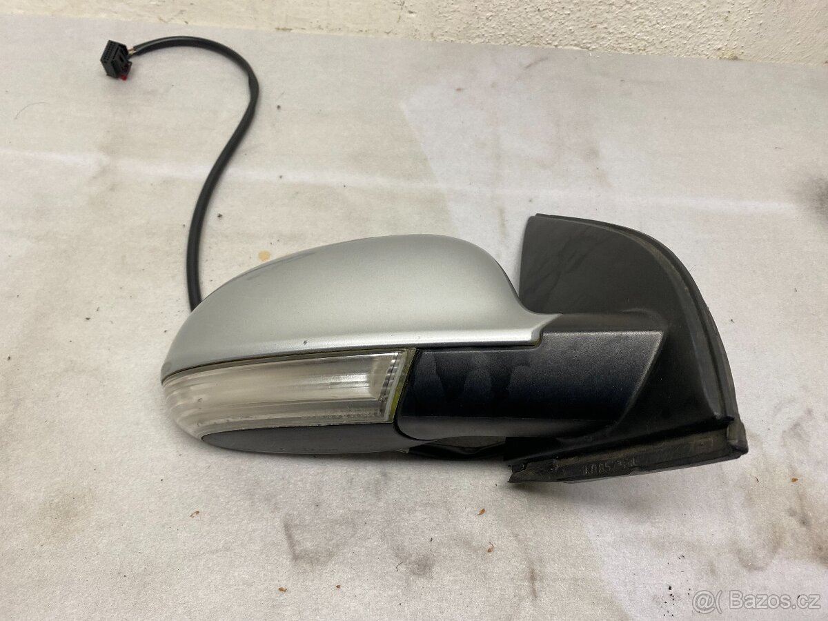 VW GOLF 5 2003-2008 - PRAVÉ ELEKTRICKÉ ZRCÁTKO LA7W