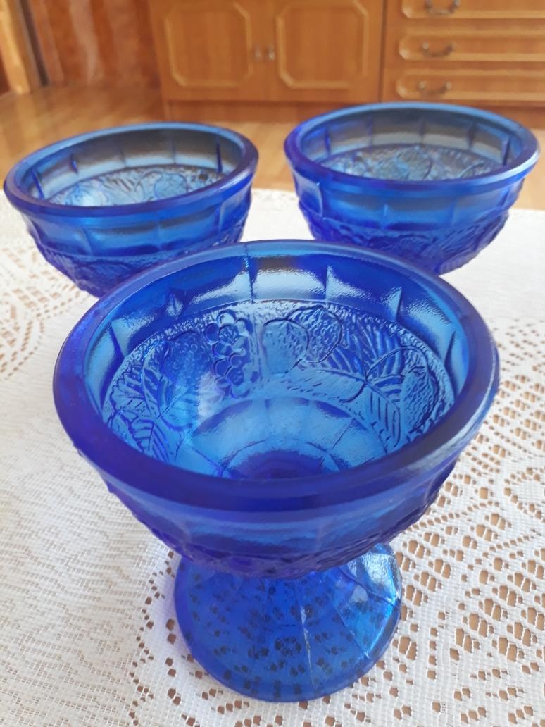 Pohárky, dóza - sklo
