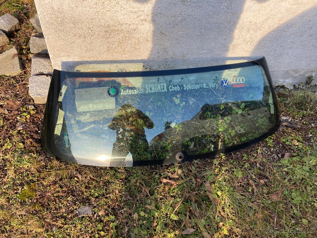Zadní okno golf V