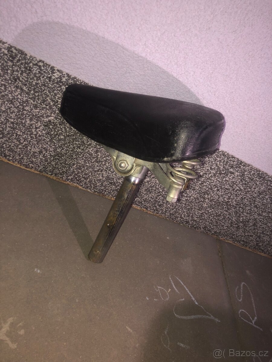 Retro sedlo Favorit