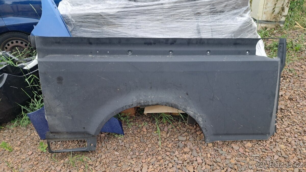 Prodám pravou zadní bočnici na VW T5 a T6 Long