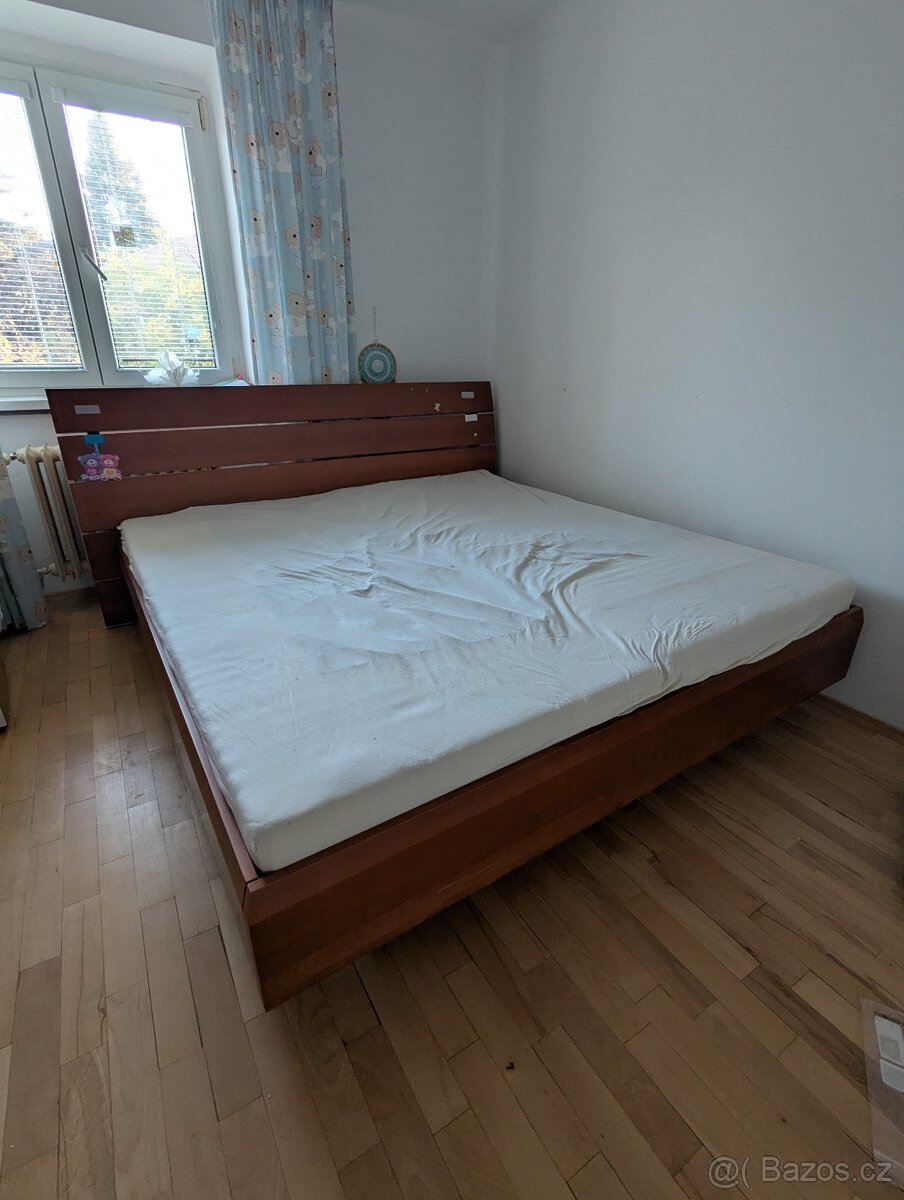 Postel z masivu 180 x 200