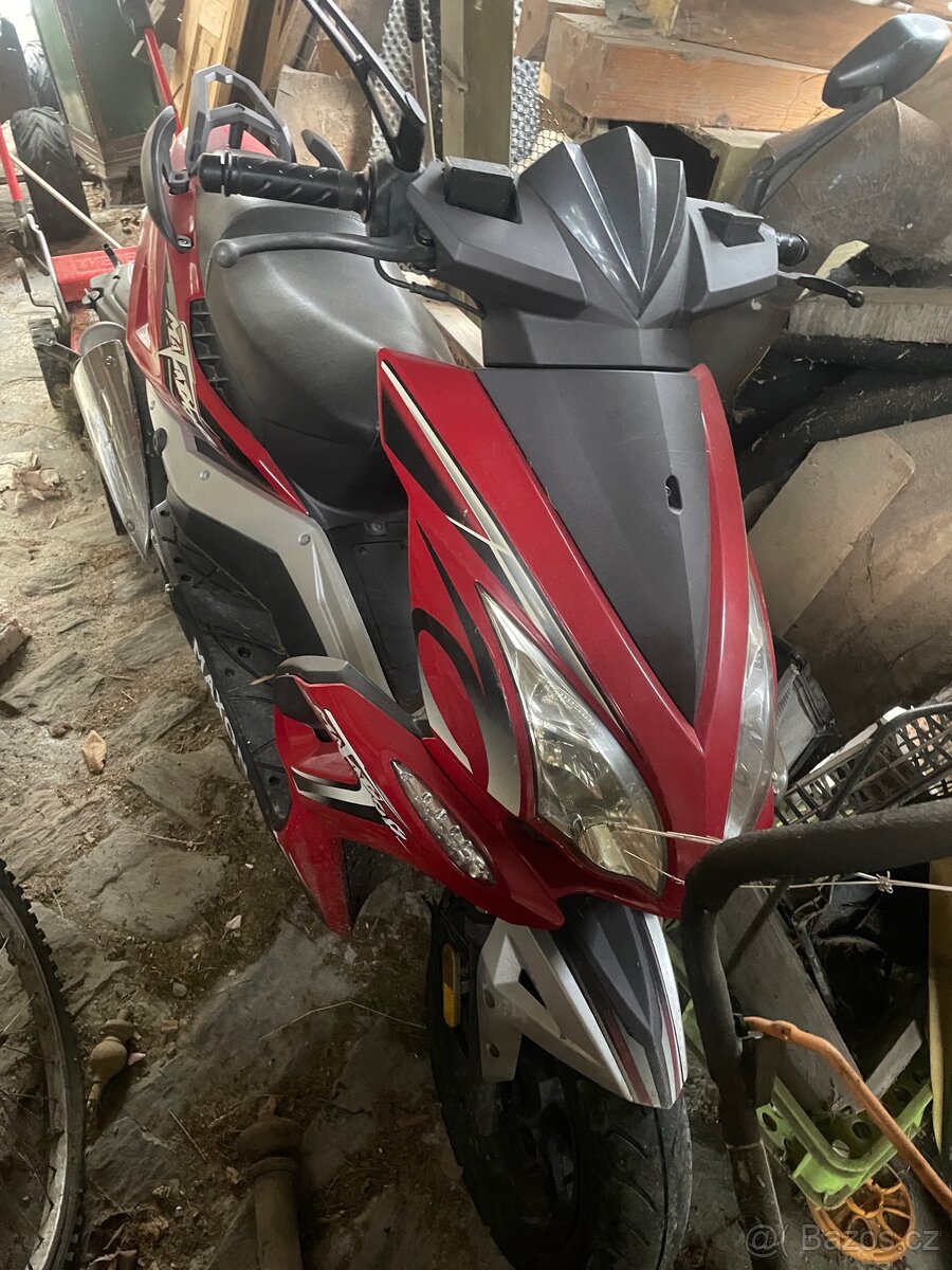 Skútr maxon matador 125