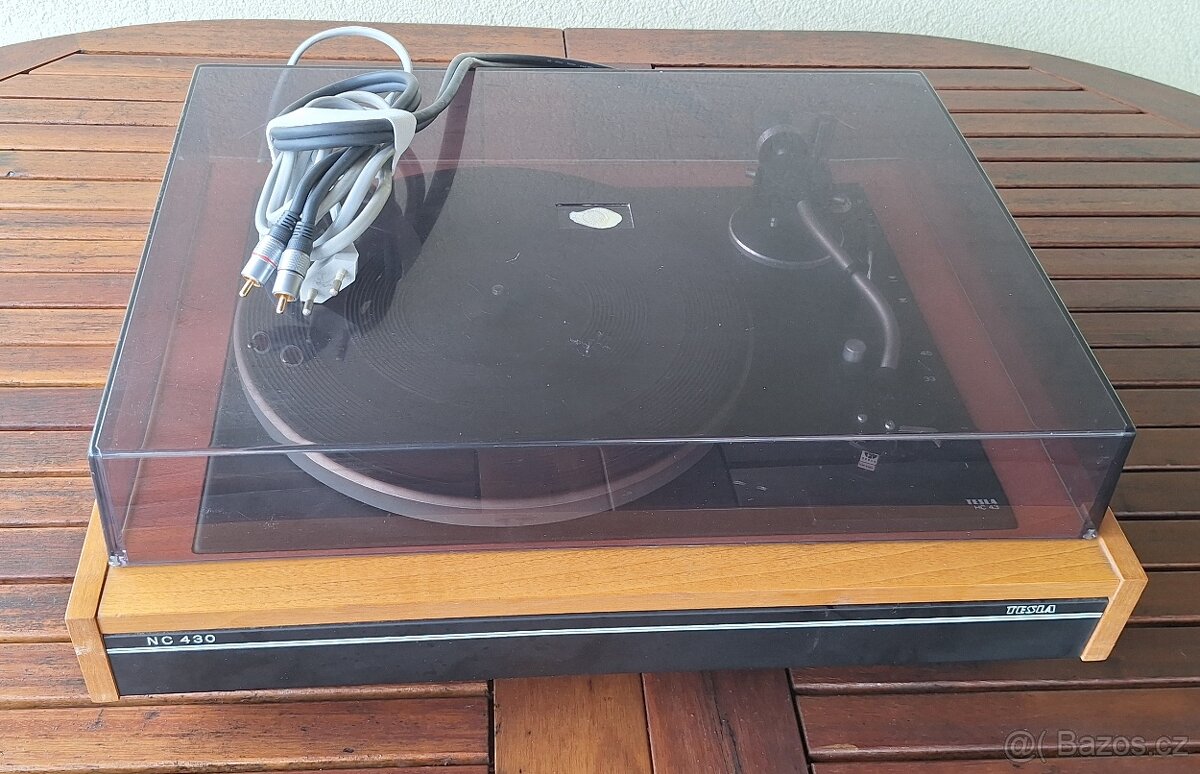 Gramofon Tesla NC 430