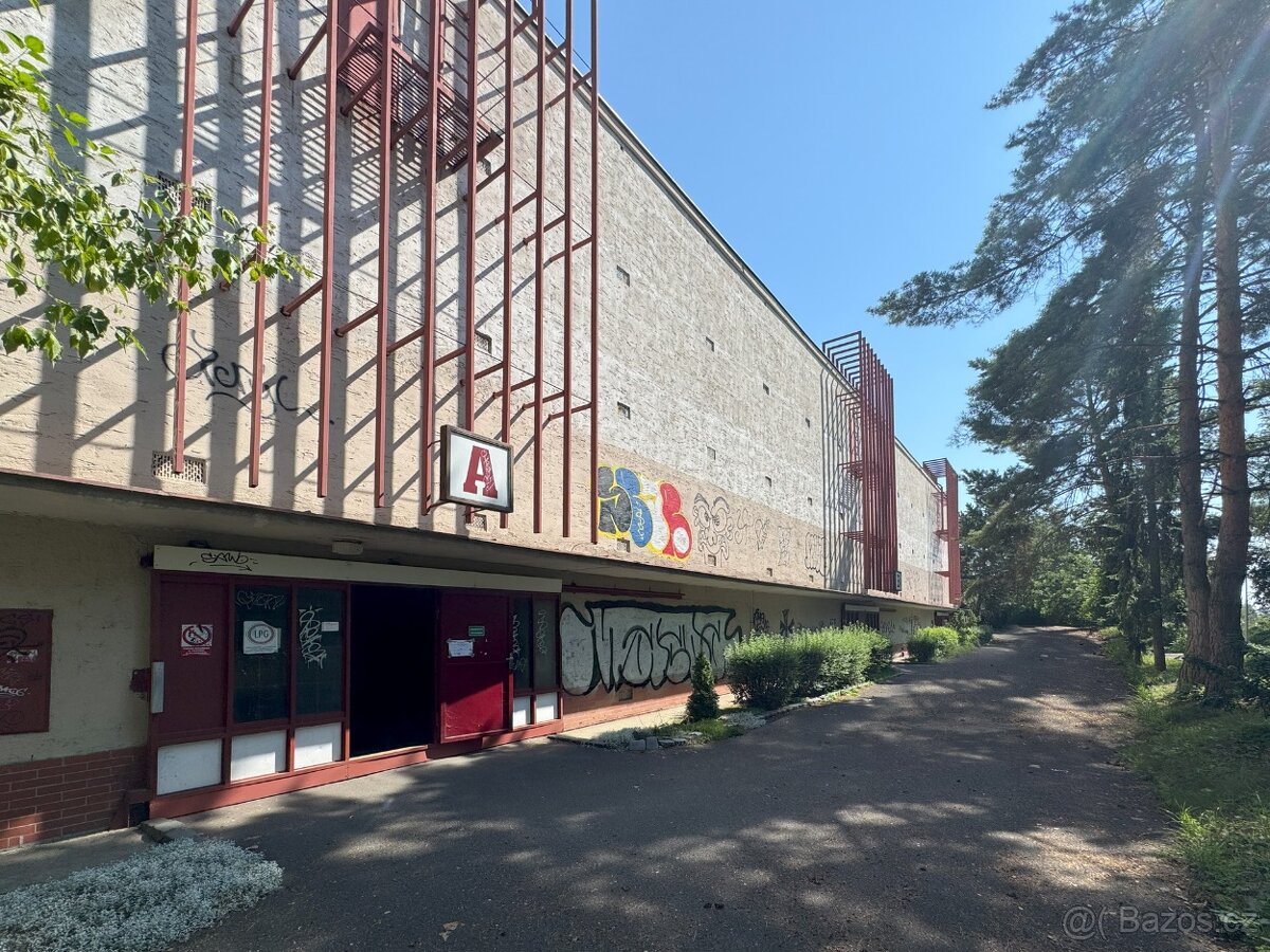 Pronájem garáže 17,9 m² Praha 8