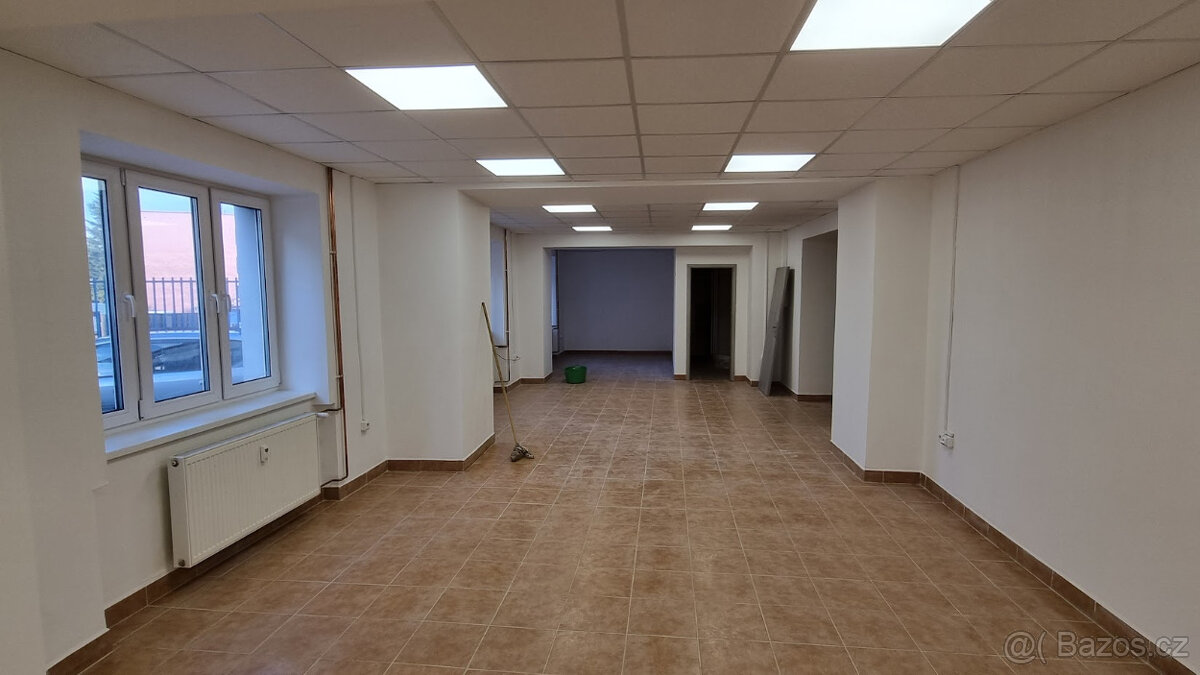 Pronajmu nebytový prostor 66 m2 v centru Č. Kostelce
