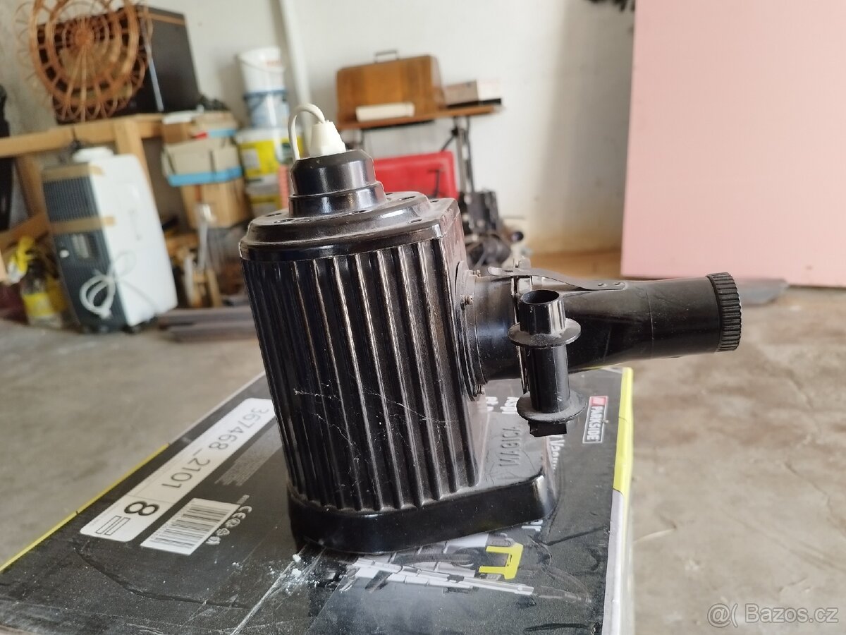 Prodám staré promítačky