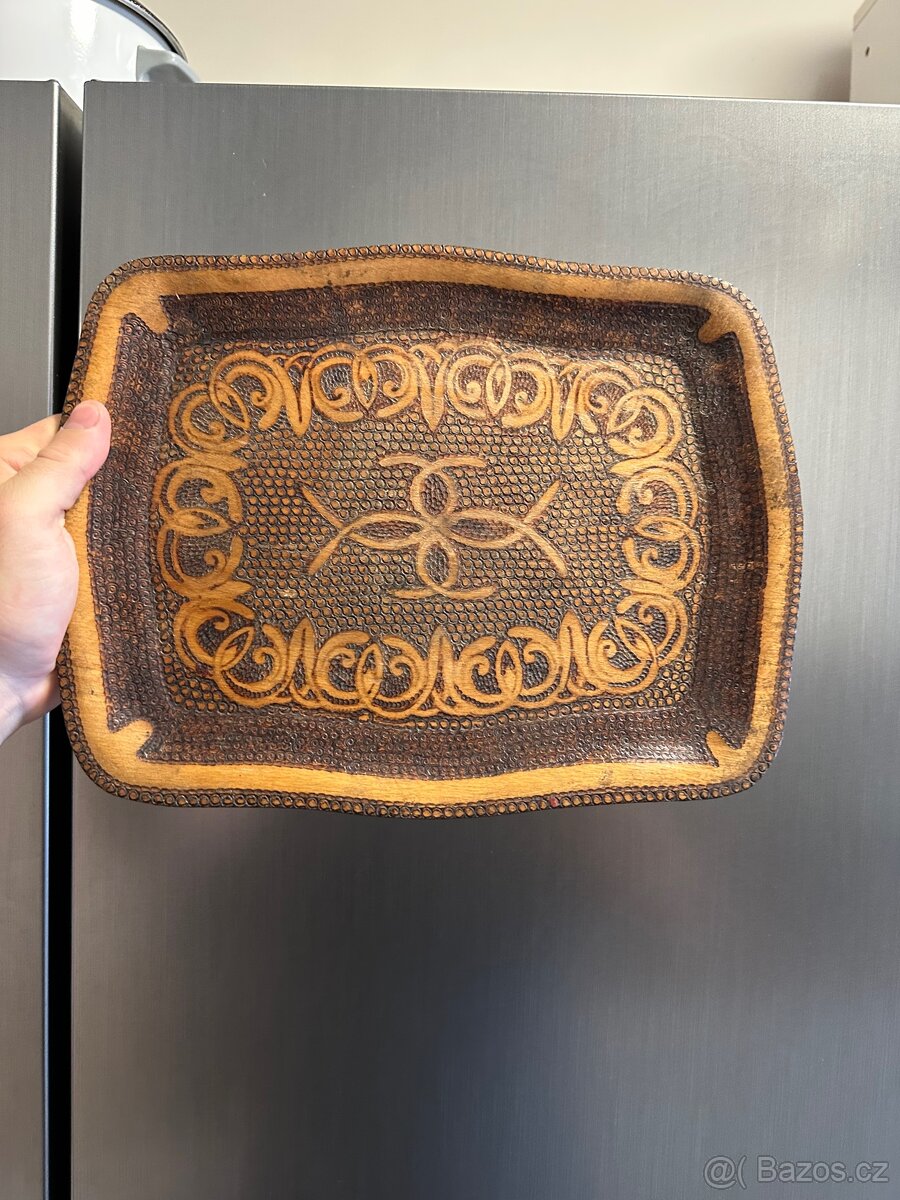 Dřevěný vypalovaný tác retro