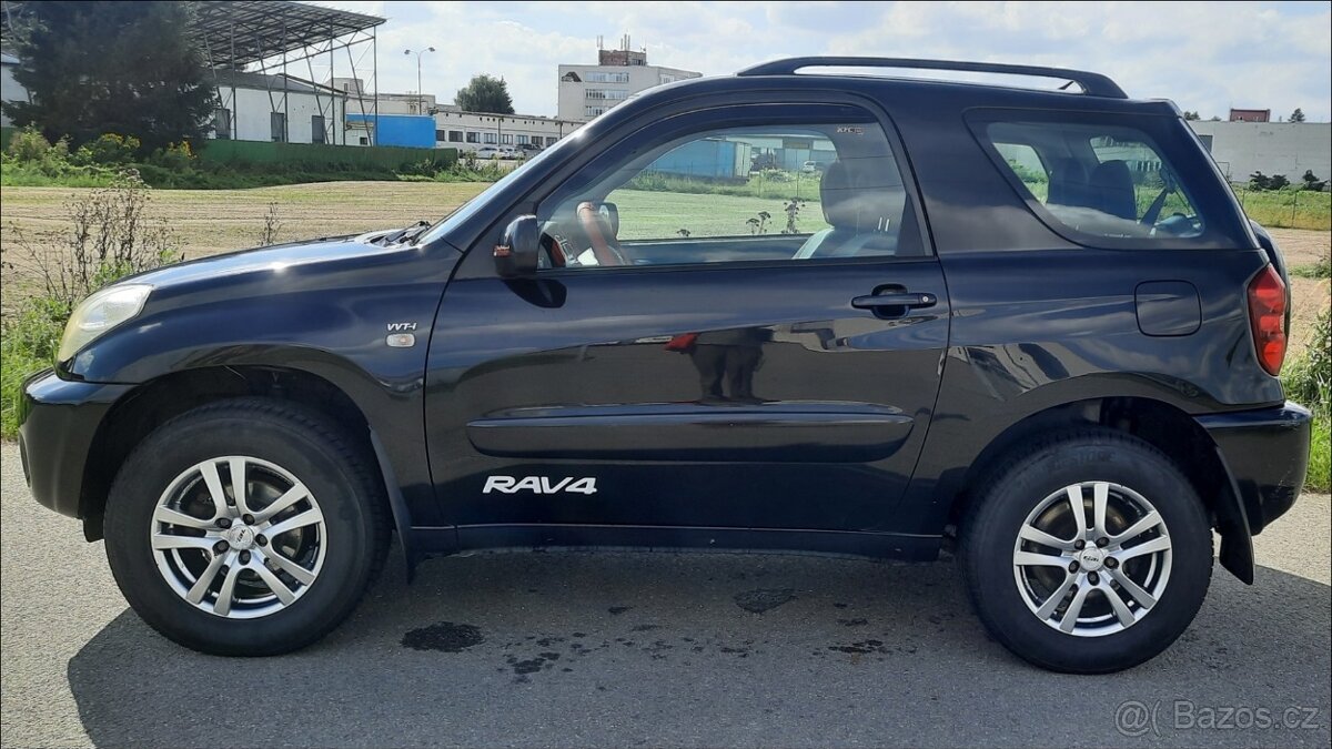 Toyota RAV4 trojdverove