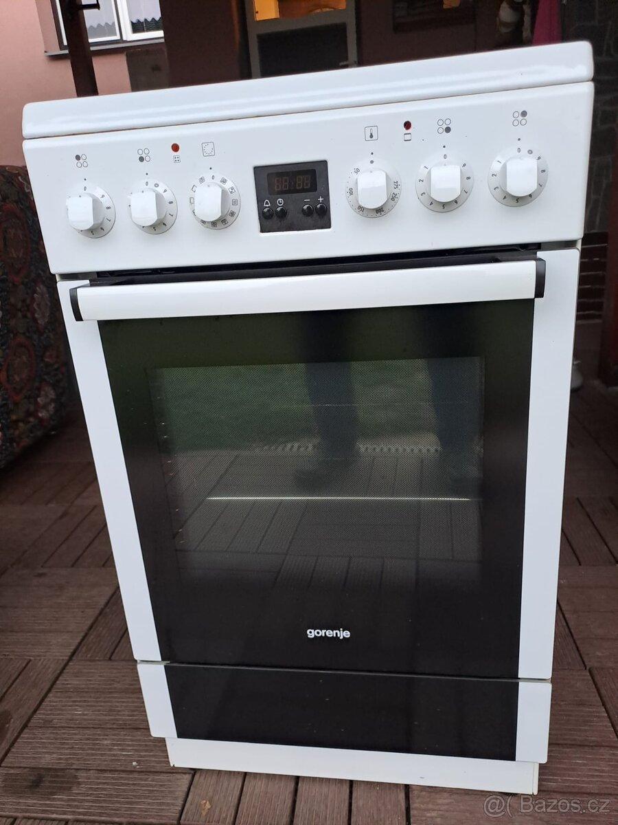 Sporák - elektrický, sklokeramická varná deska