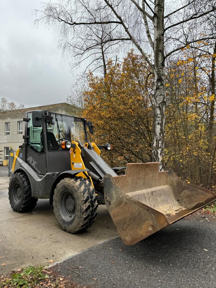 Kolový nakladač Mecalac ax1000