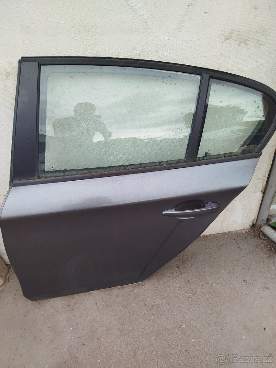 Levé zadní dveře BMW E87