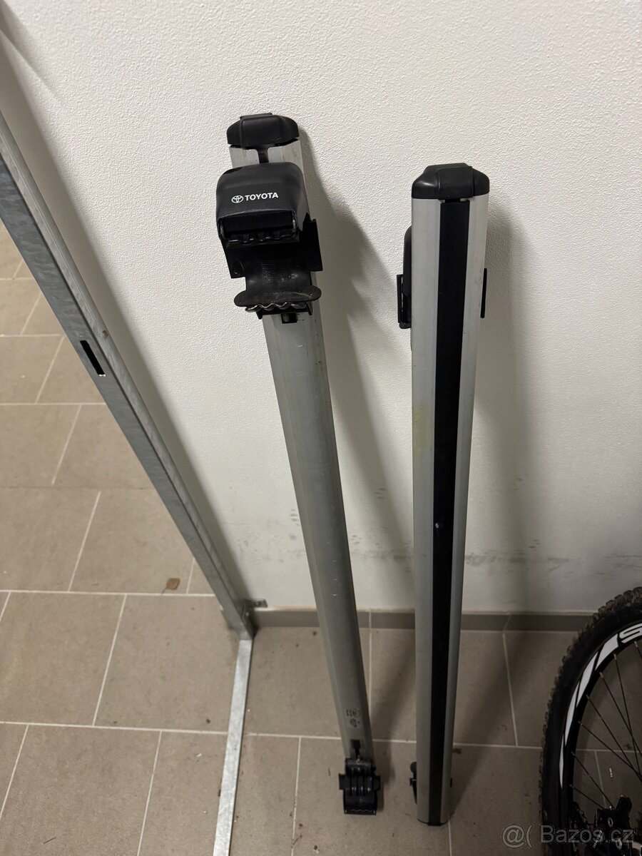 střešní nosič Toyota