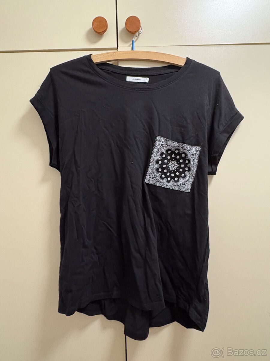 Černé tričko s kapsou