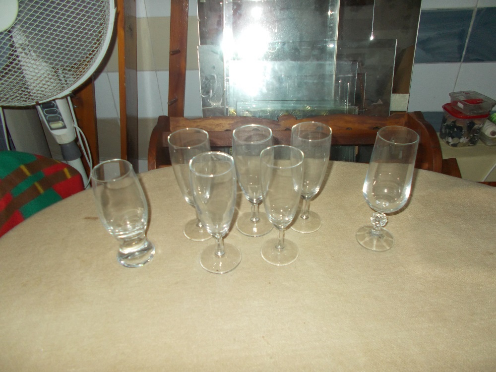 Skleničky na víno směs