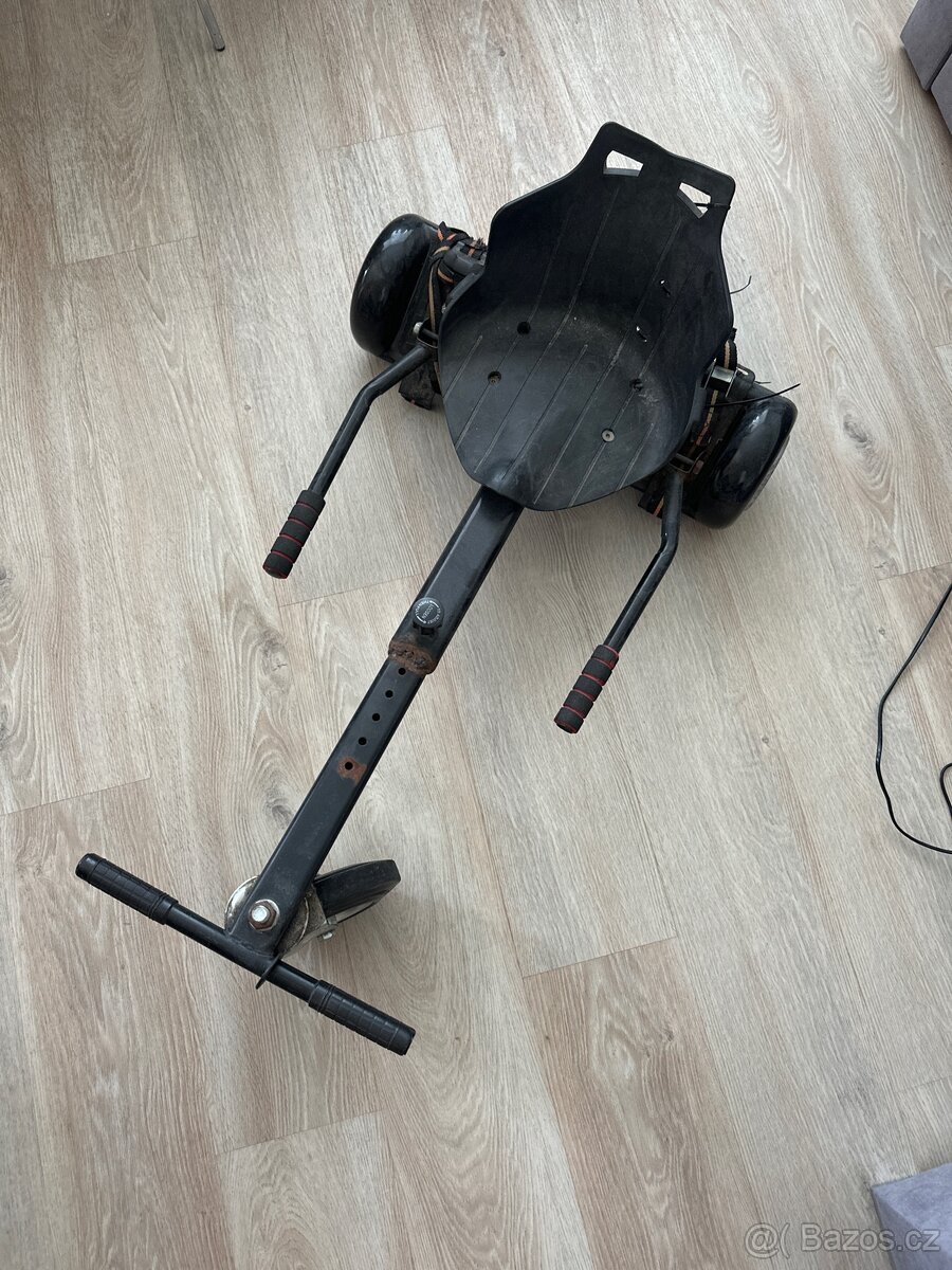 Hoverboard se sedačkou