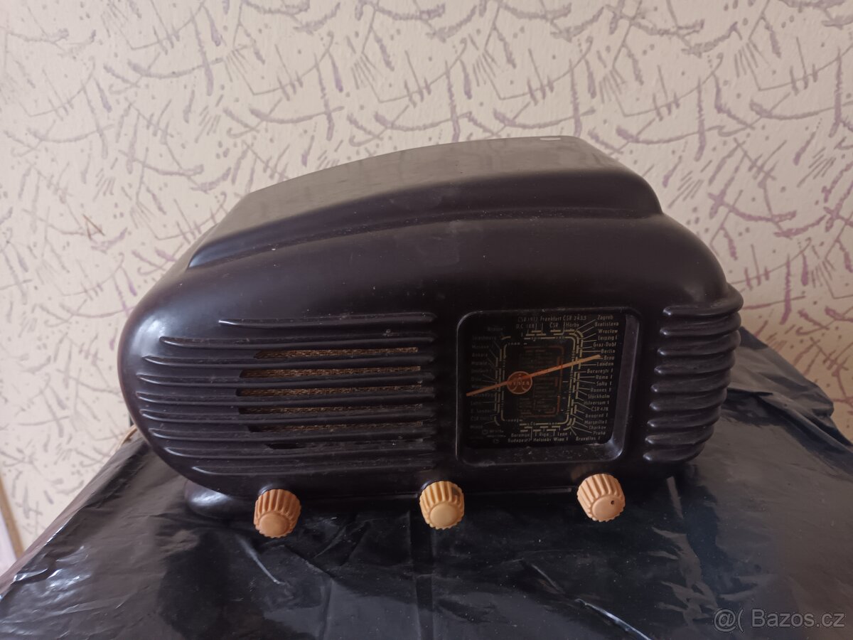 Retro rádio Tesla 308 U