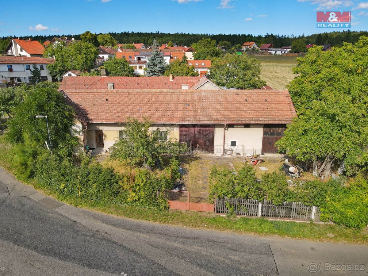Prodej rodinného domu 3+1, 1192 m², Jelence - Dolní Hbity