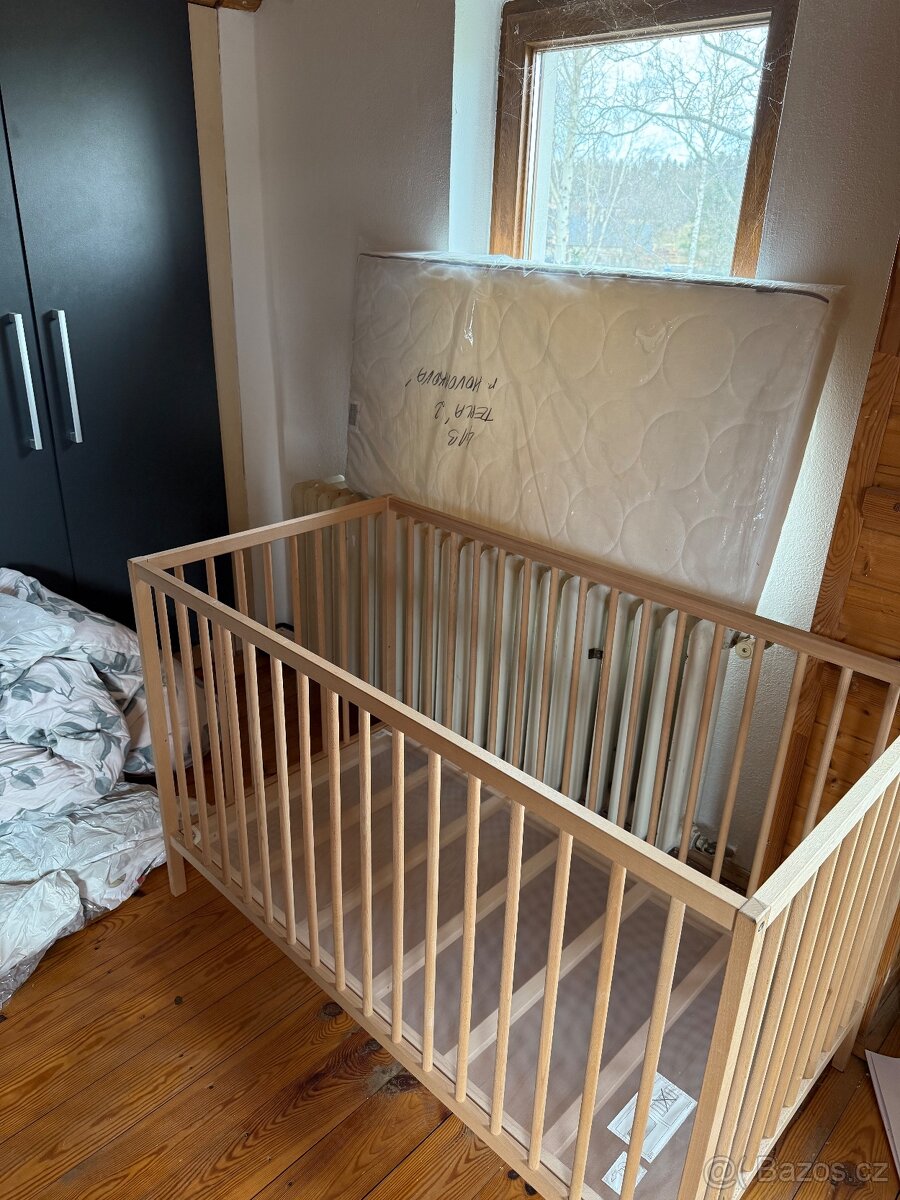 IKEA dětská postýlka a matrace