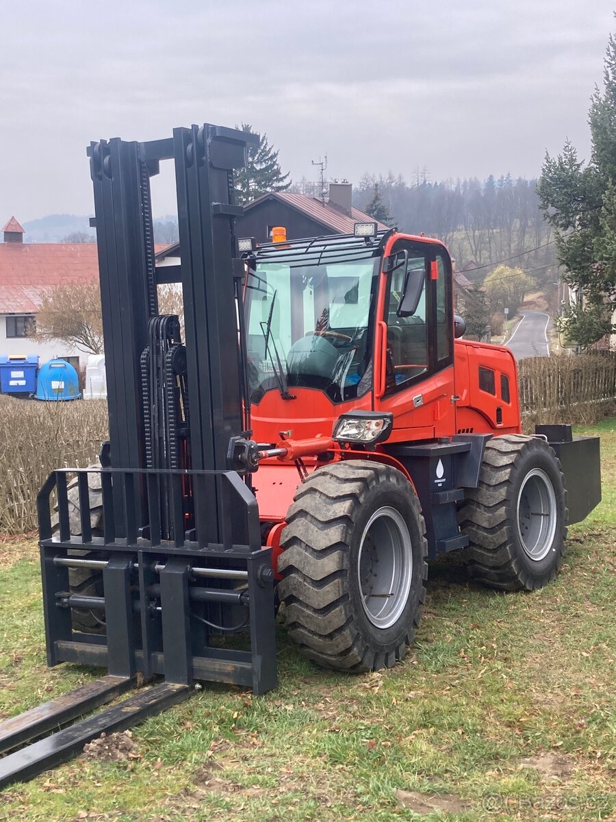 Terénní vysokozdvižný vozík LIZZARD 50 4x4
