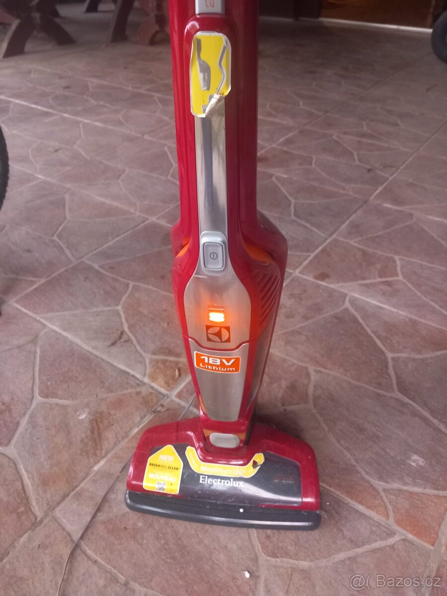 Vysavač Elektrolux 2v1