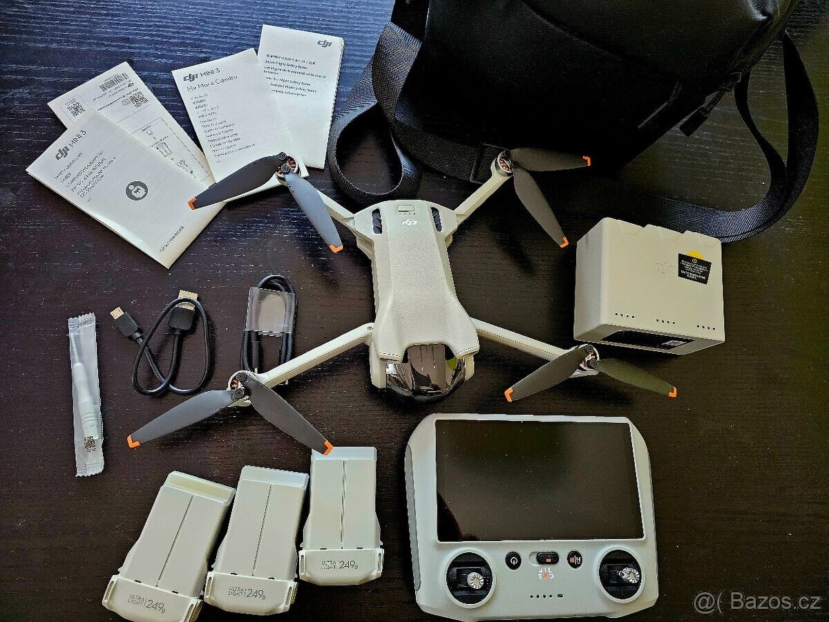 Dron DJI Mini 3 Fly More Combo, 3x baterie...