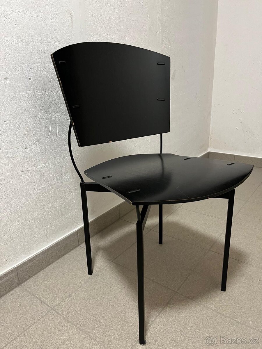 Italský design - 4 ks židlí, stůl - set v černé barvě