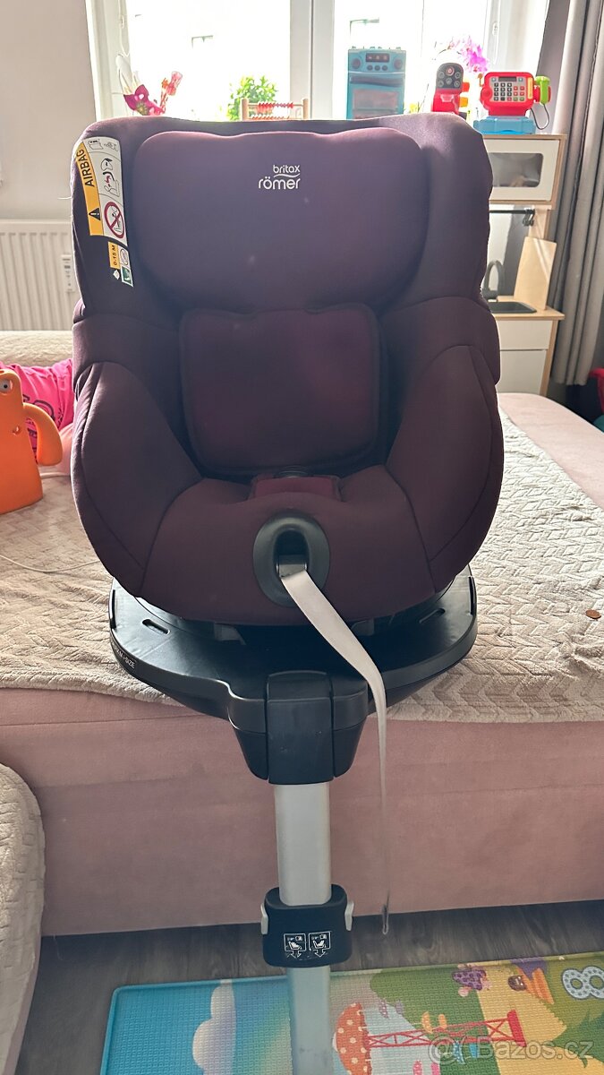 Britax Römer Autosedačka Dualfix M i-Size (9-18kg)