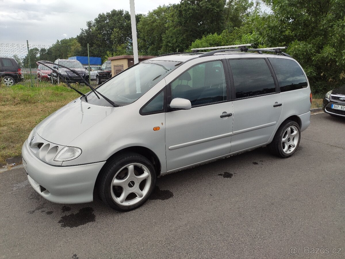 Prodám elektrony Zender na Sharana atd. pěkně obutí na jaro.