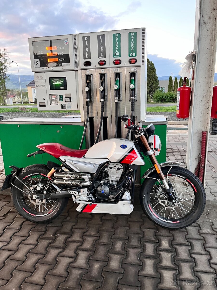 F.B. mondial, mondial hps125