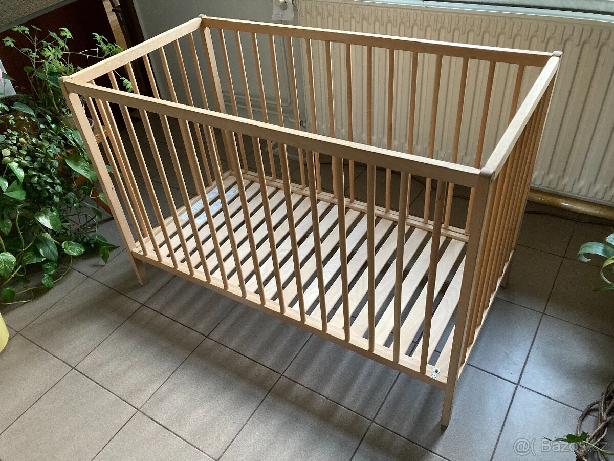 Dětská postýlka (112 cm x 56 cm)