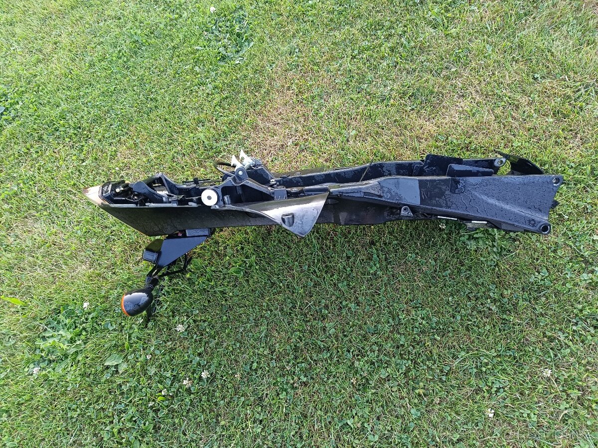 Podsedlov rám Yamaha R1 2007