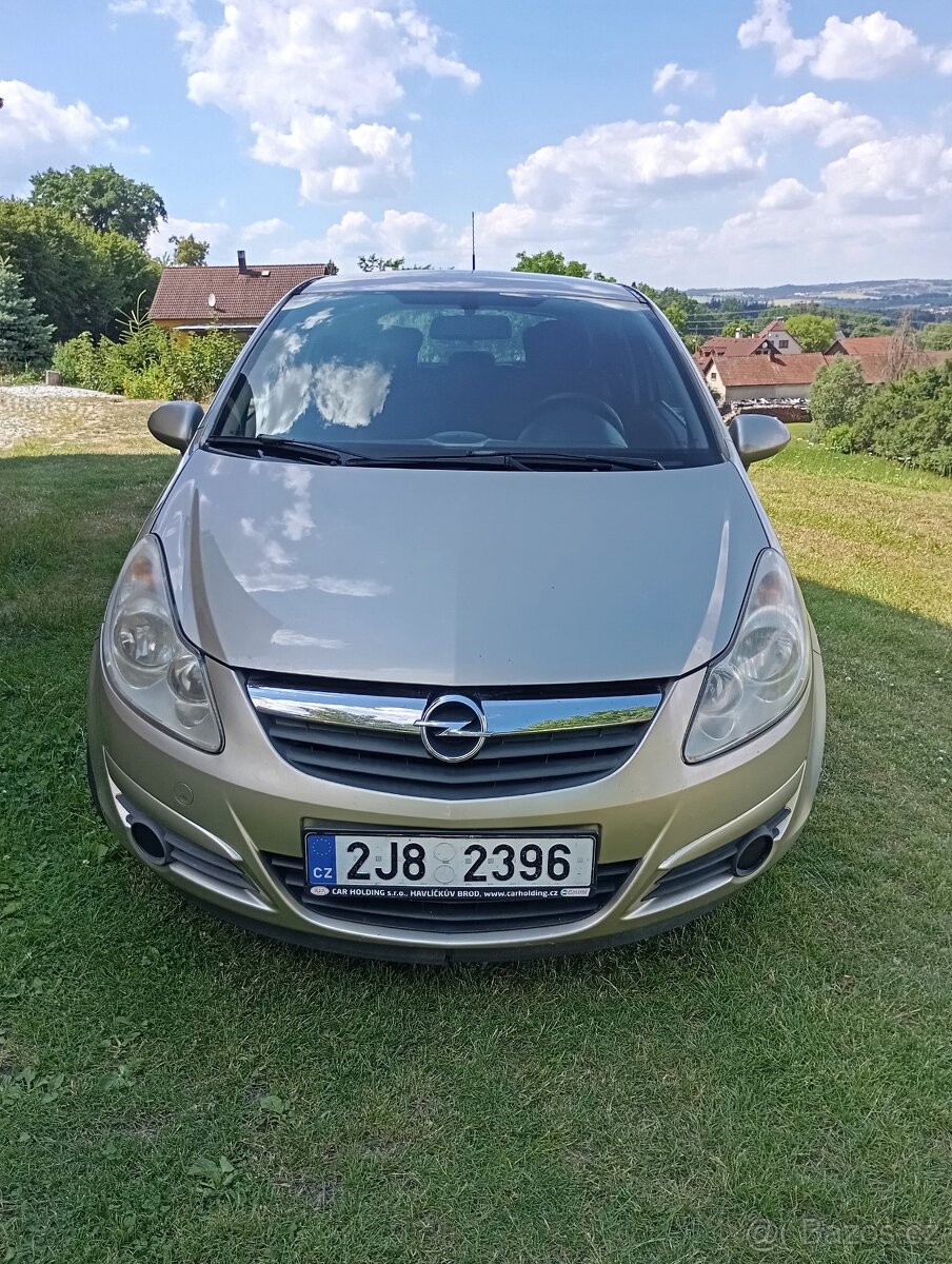 Opel Corsa 1,2 benzín