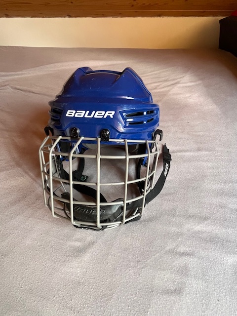 hokejová helma + košík Bauer S