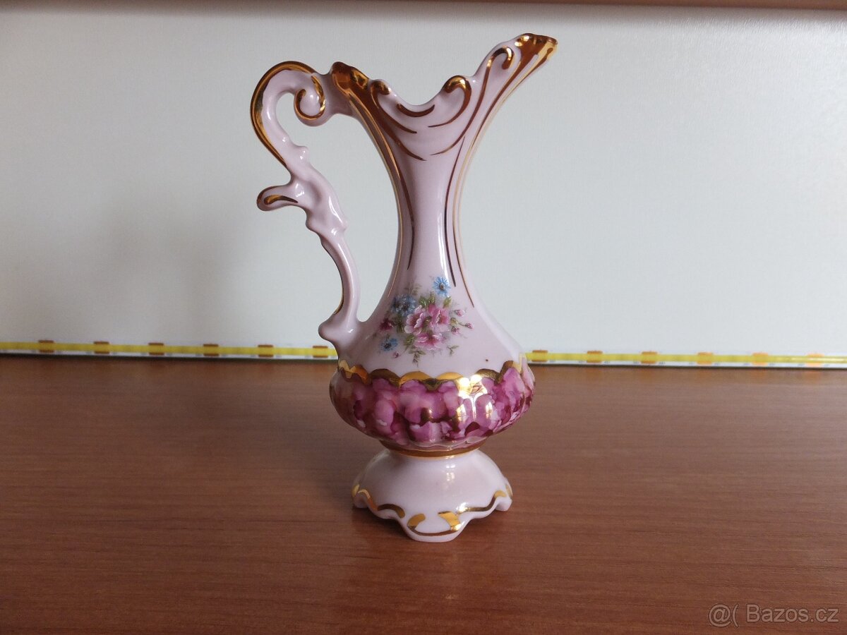 Růžový porcelán, krásná vázička, amfora č.2. znač. RD.