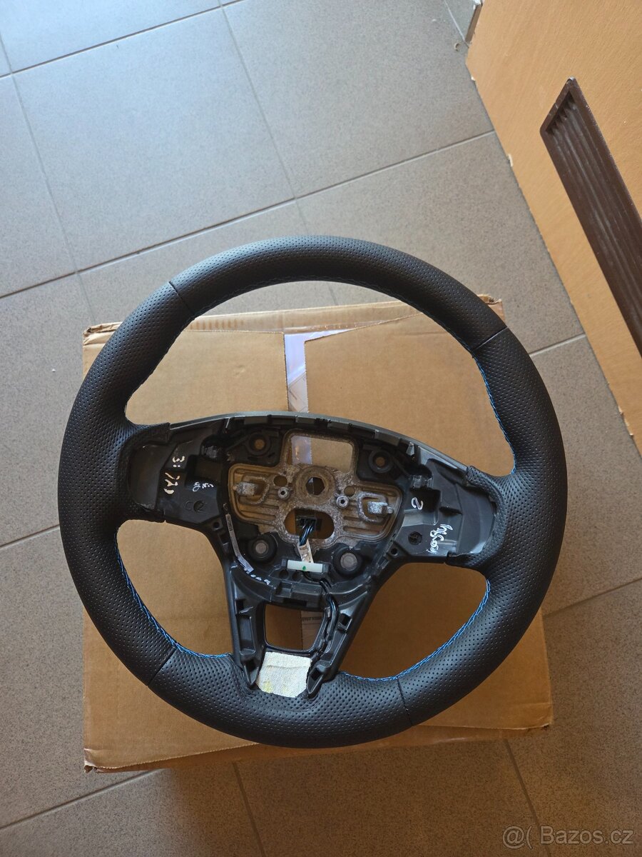 Nově obšitý volant Ford vyhřívaný