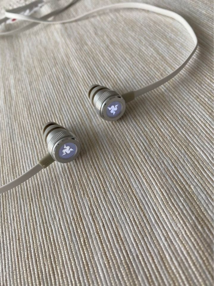 Sluchatka Razer Hammerhead pro iOS