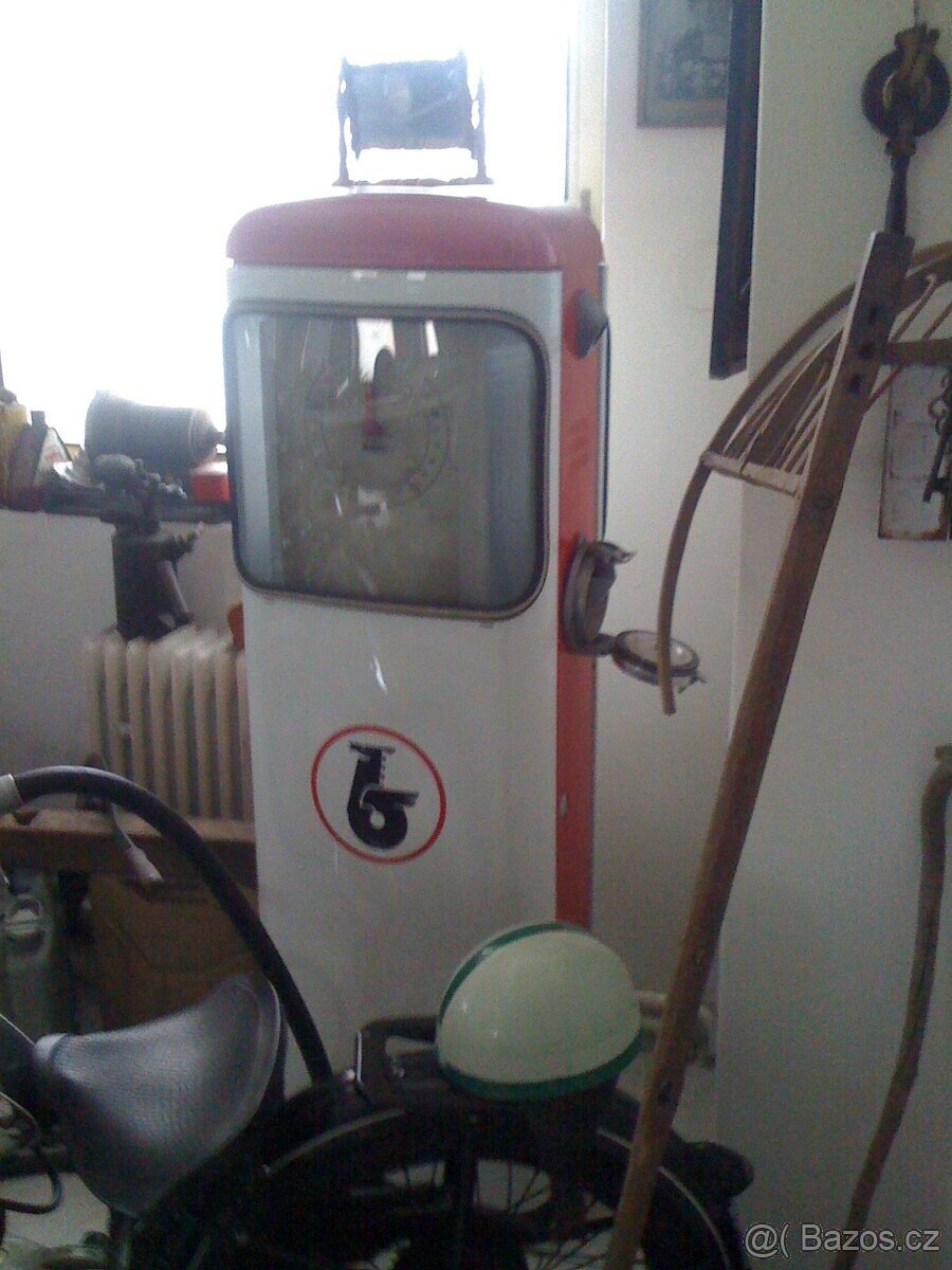 Historický stojan / Benzina