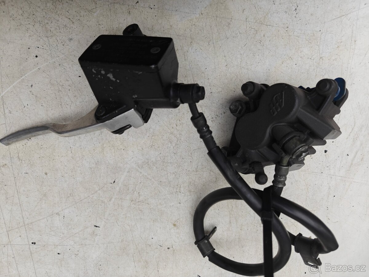 Suzuki GS 500 - brzda - ovladače